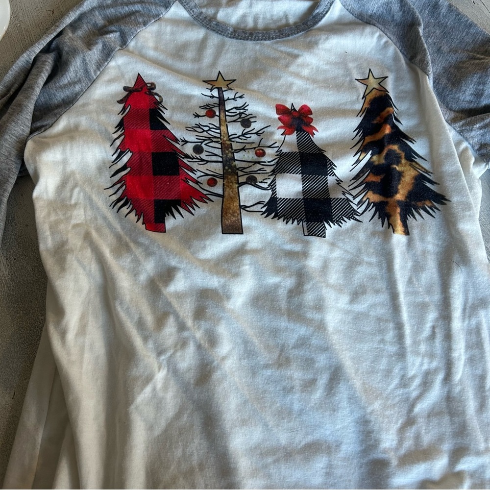 Festive Christmas Tree Shirts‎ - Red & White bundle - Picture 3 of 8